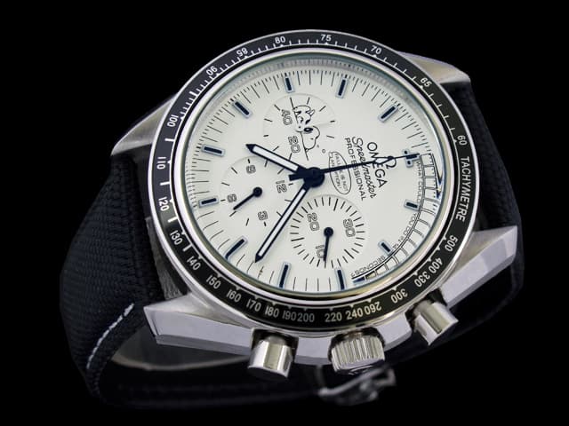 45mm Leather Strap Speedmaster Moonwatch Apollo 13 Snoopy Silver Award Quartz Chronograph White Dial OM495