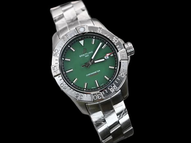 44mm Avenger Automatic Steel Green Dial BL804