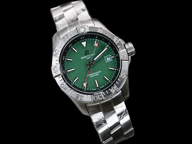 44mm Avenger GMT Automatic Steel Green Dial BL808