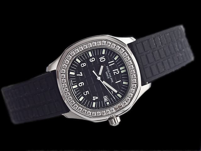 35mm Rubber Strap Aquanaut 5267 Lady Quartz Diamond Black Dial PP360