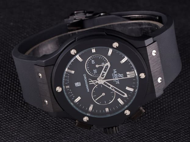 PVD 42mm Classic Fusion Rubber Strap Quartz Chronograph Black Dial HUB323