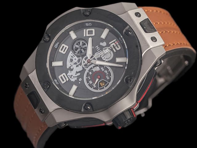 Two Tone 42mm Big Bang Ferrari Unico Rubber Strap Quartz Chronograph Black Dial HUB663